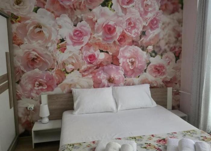 Apartment Roses