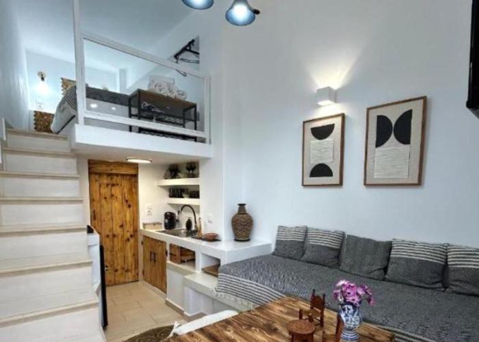 Babatseratsi skyrian studio 2