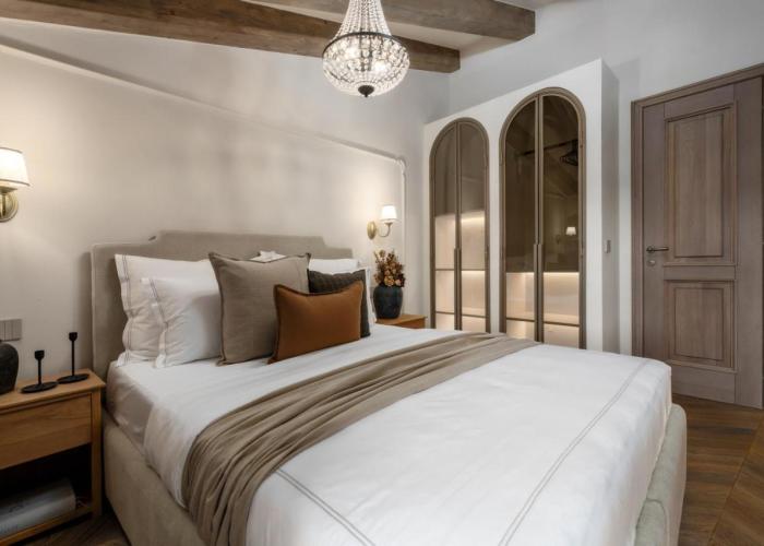 Silent Stone Apartment
