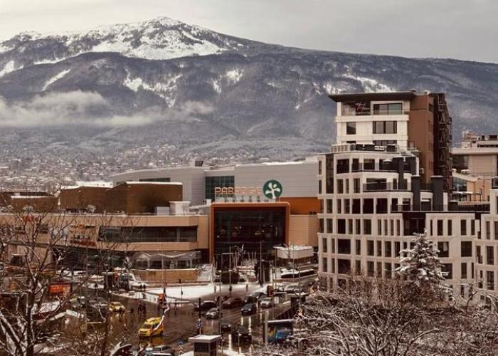 Spacious apartment with a Mountain view, big balcony and parking