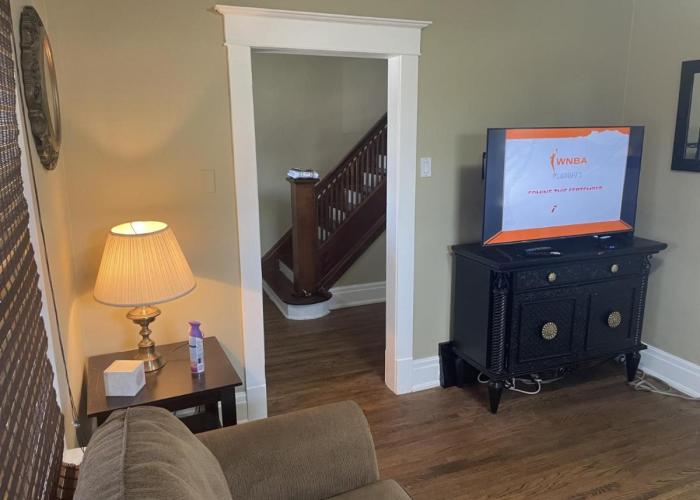 Exceptionally Close to the Falls Amazing Location & Complimentary Breakfast Delivered Daily to the Rental