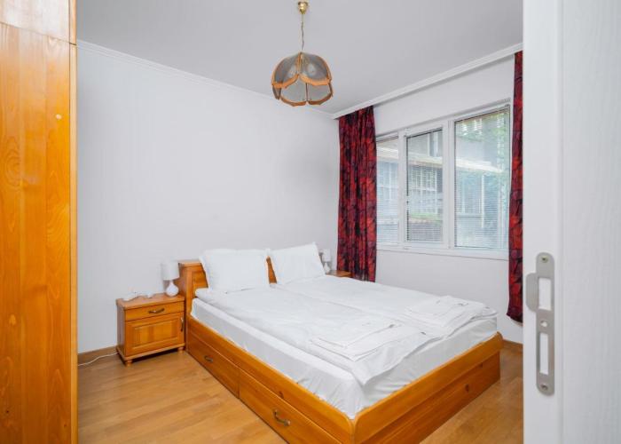 1BD flat with Desk on Russian Monument Square by Flat Mаnager
