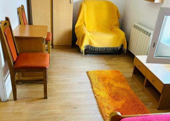Rooms for rent 
