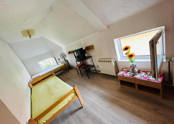 Rooms for rent 