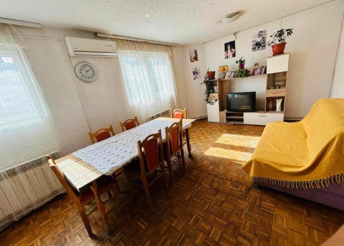 Rooms for rent 