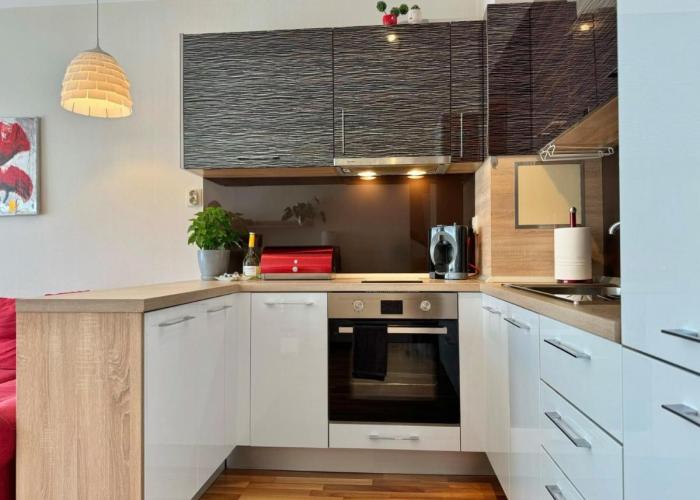 Sunny & Comfort Apartment next to Tech Park for 4 Guests