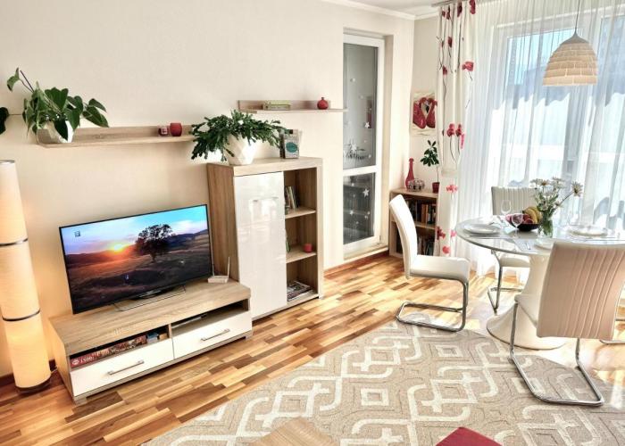 Sunny & Comfort Apartment next to Tech Park for 4 Guests