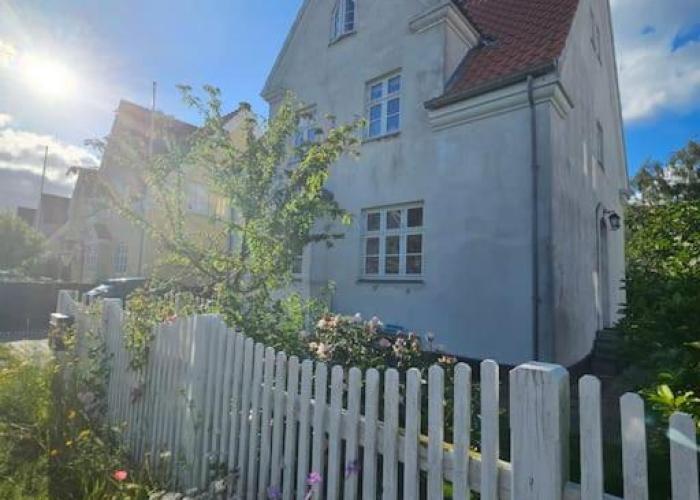 Flot stort hus i Valby udlejes!