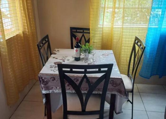 Belle Sunrise Villa Cozy Tropical Escape for a Local Experience