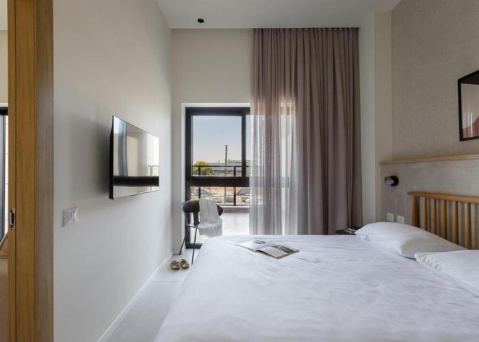Tayo Studios & Apartments