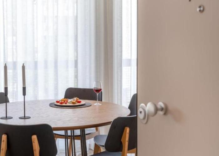 Seaside Luxury - 3 Min to Freatida Beach