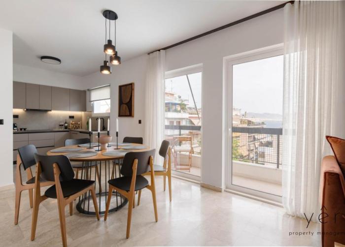 Seaside Luxury - 3 Min to Freatida Beach