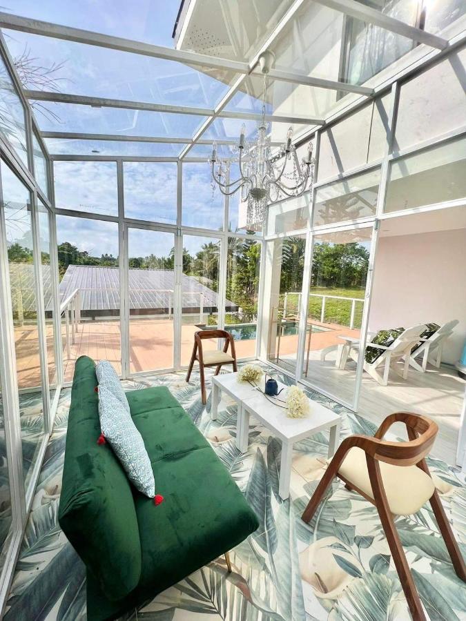 фото Experience Elements CherryBlossoms, Pool,SunRoom