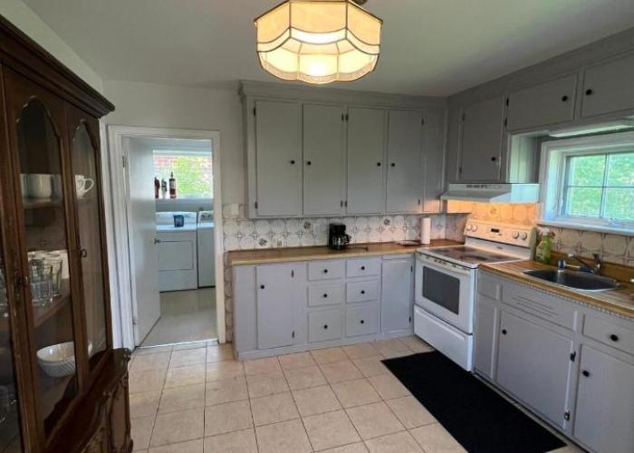 3BDRM Home minutes to Port Credit & Waterfront trails in Mississauga