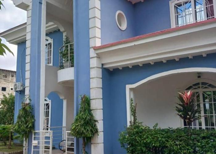 Duplex meublé 5 chambres, piscine, ménagère, voiture à louer Douala Yassa - Tigson