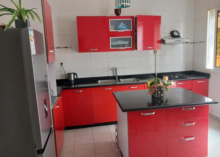 Duplex meublé 5 chambres, piscine, ménagère, voiture à louer Douala Yassa - Tigson