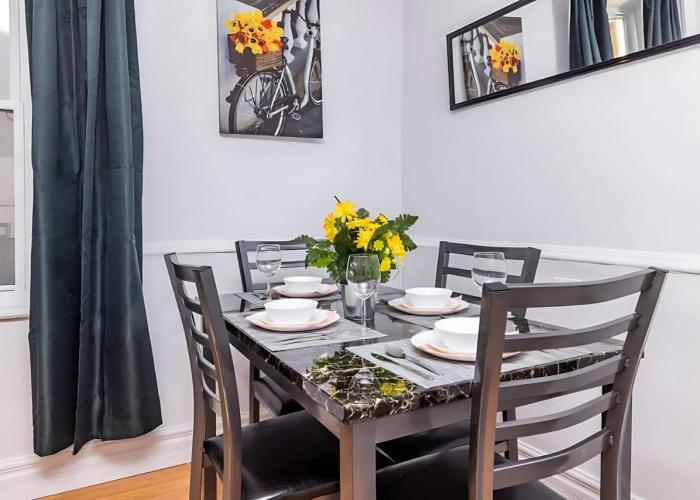 Pet-friendly Apartment - Steps to Rideau Centre