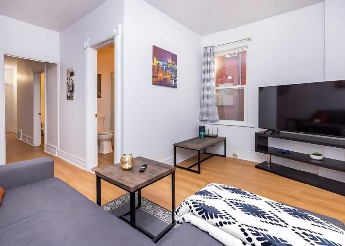 Pet-friendly Apartment - Steps to Rideau Centre