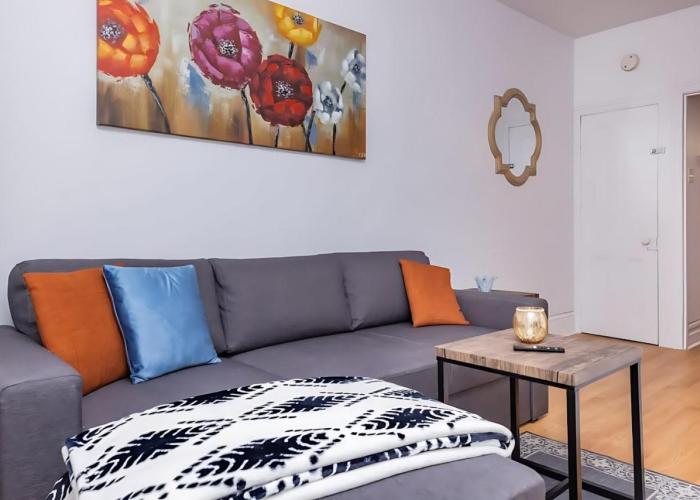 Pet-friendly Apartment - Steps to Rideau Centre