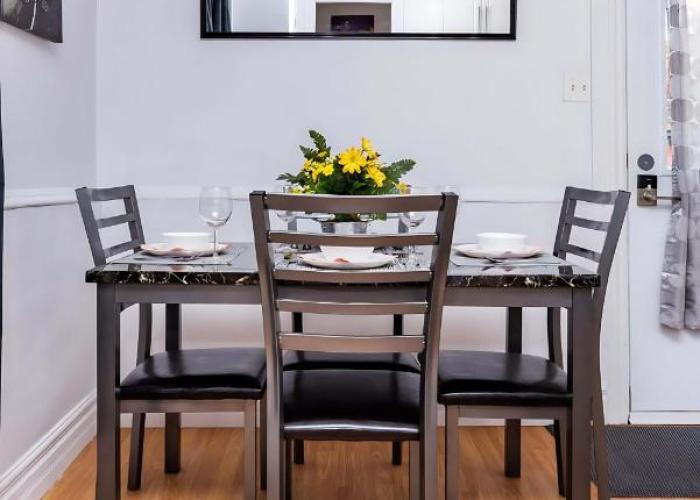 Pet-friendly Apartment - Steps to Rideau Centre