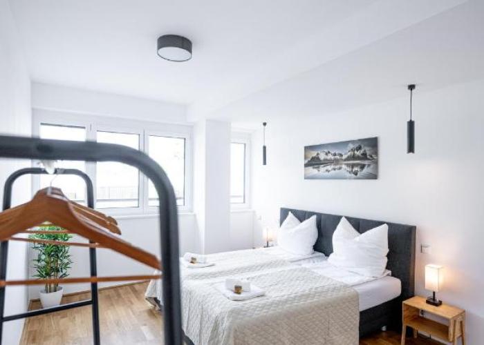 FREE Parking, Luxury Beds, Nespresso, Netflix