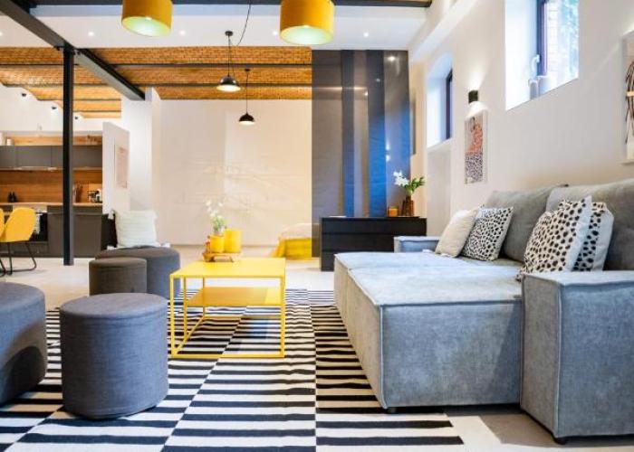 Luxuriöses 100m2 Loft mit Sauna & Parkplatz - Platz für 4 Personen