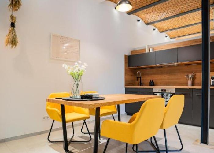 Luxuriöses 100m2 Loft mit Sauna & Parkplatz - Platz für 4 Personen