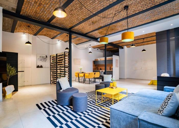 Luxuriöses 100m2 Loft mit Sauna & Parkplatz - Platz für 4 Personen