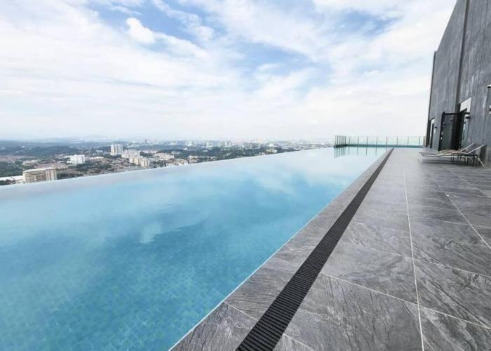 Luxury DoubleTree Hill10 Residence at i-City , free parking H2901