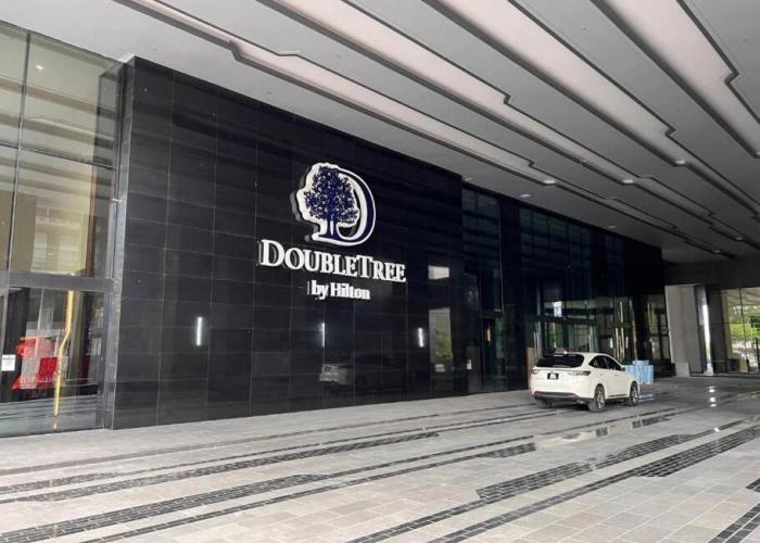 Luxury DoubleTree Hill10 Residence at i-City , free parking H2901