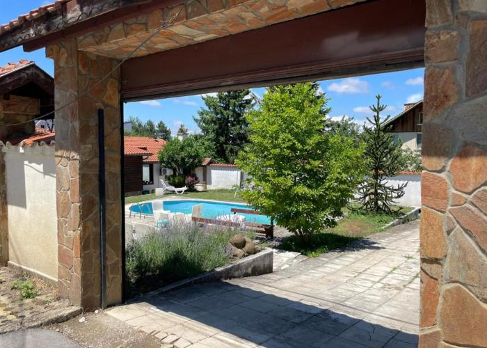 Lea Hause with swimming pool in Vitosha montain, jacuzzi and free parking