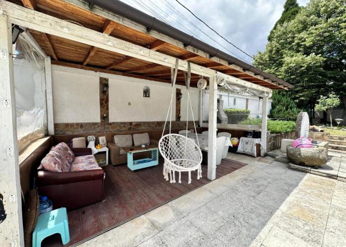 Lea Hause with swimming pool in Vitosha montain, jacuzzi and free parking