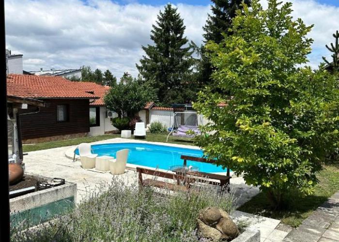 Lea Hause with swimming pool in Vitosha montain, jacuzzi and free parking
