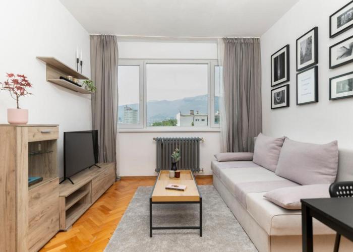 Black Peak Panorama central apartment