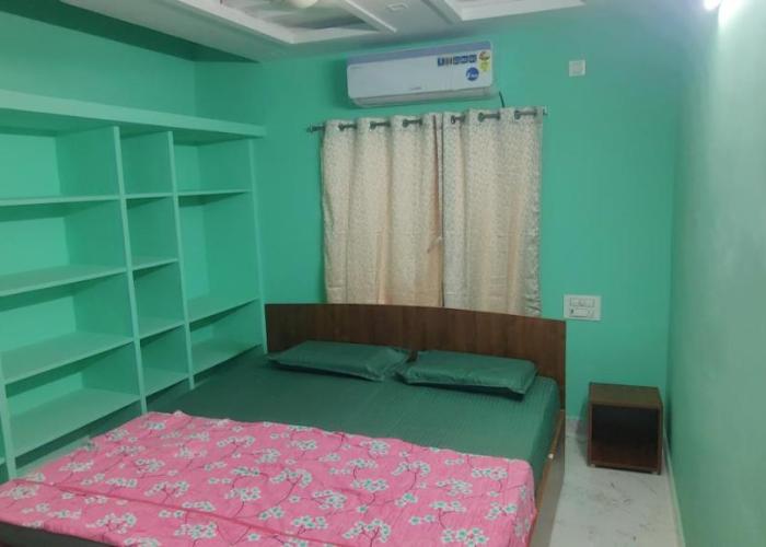 Ruhithahomestay- AC ROOMS-FREE WIFI- ANDROID TV - NEAR TO ALIPIRI- DOOR SERVICE