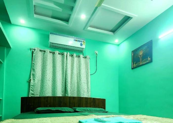 Ruhithahomestay- AC ROOMS-FREE WIFI- ANDROID TV - NEAR TO ALIPIRI- DOOR SERVICE