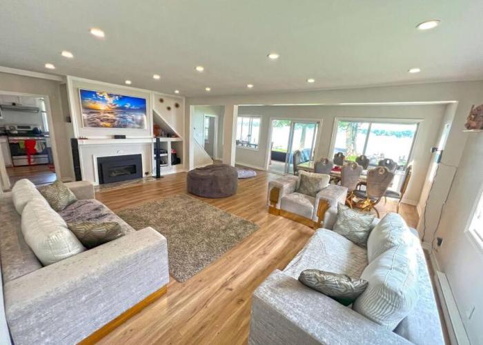 Charming Cottage on Lake Simcoe