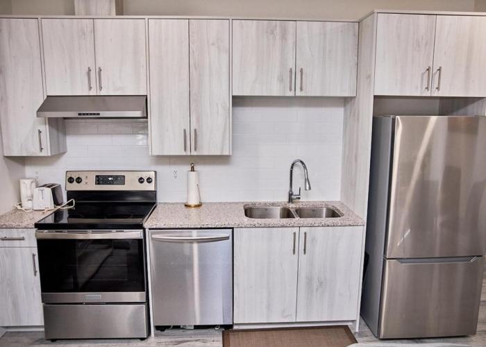 Brand-new three bedroom guest suite in the desirable neighbourhood