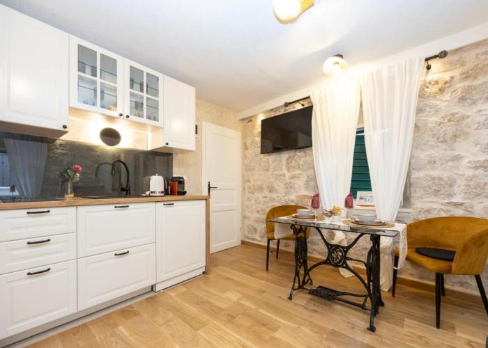 Kruna apartments est 2024