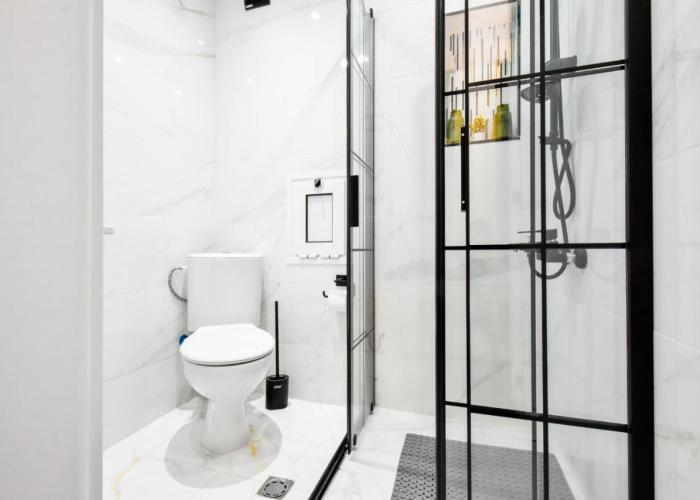 Prime Spot For 5 Full Kitchen Wi-fi Ac