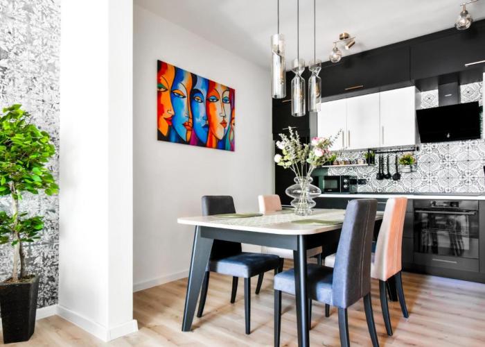 Prime Spot For 5 Full Kitchen Wi-fi Ac