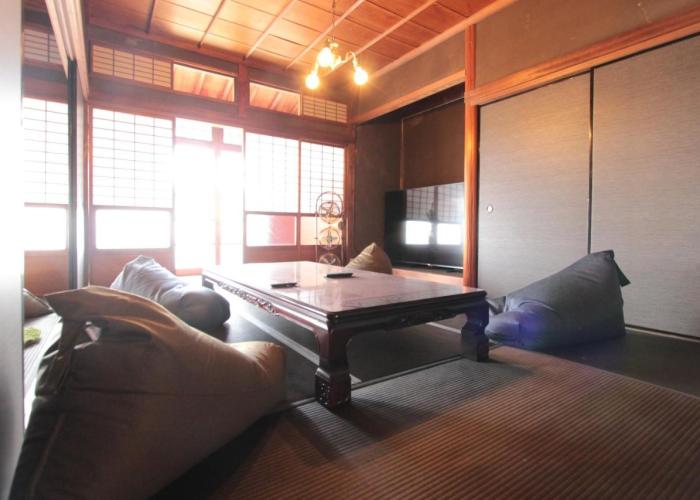 淡路島一望 海まで1分 本格檜サウナのある古民家 10人まで定額料金 夕食付