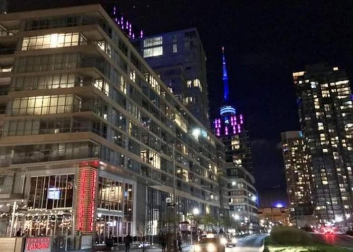 Stylish Condo Downtown Near CN Tower - Free parking