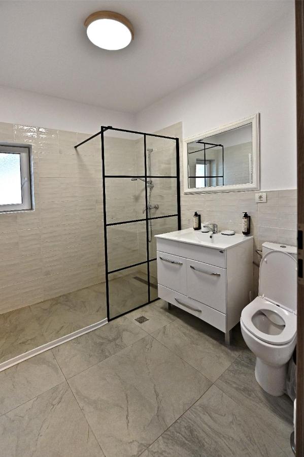 фото Adora Studio