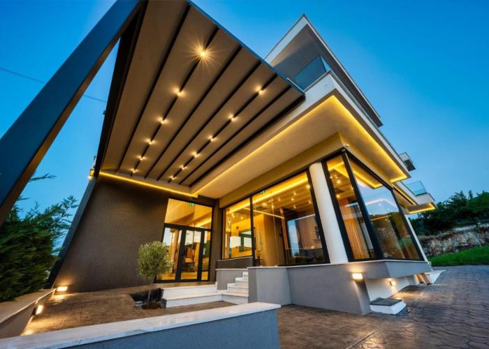 Lofos Luxury Living