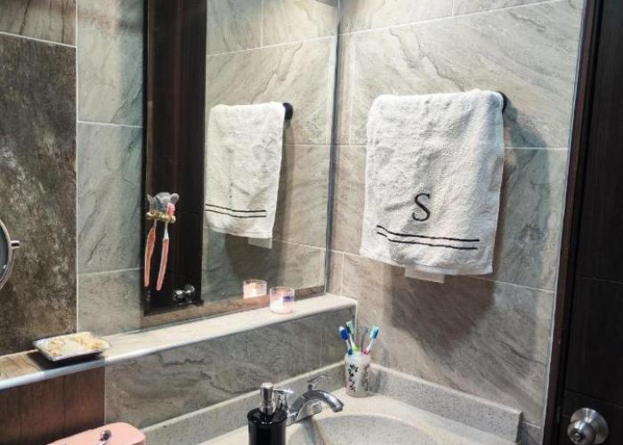 Apartamento Central cerca a clínicas, con excelentes acabados y muy comodo