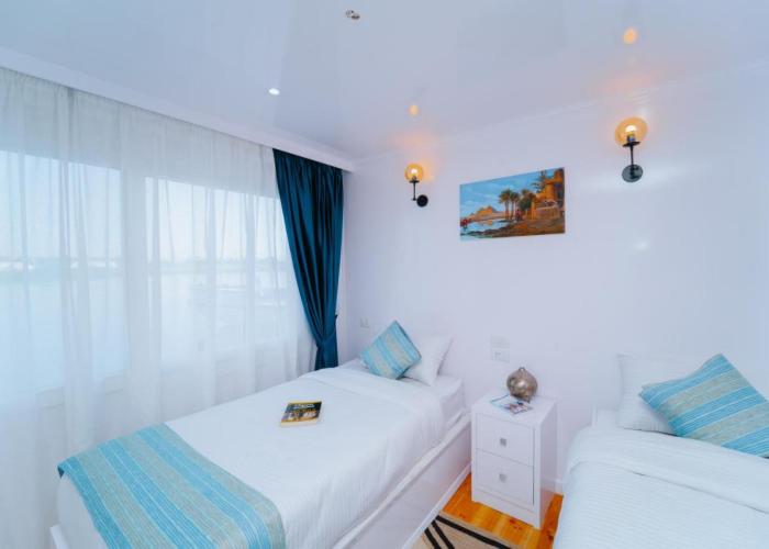 Turquoise Dahabiya , 3,4,7 nights sailing between Luxor and Aswan
