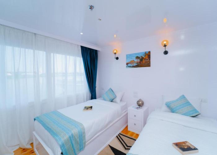 Turquoise Dahabiya , 3,4,7 nights sailing between Luxor and Aswan