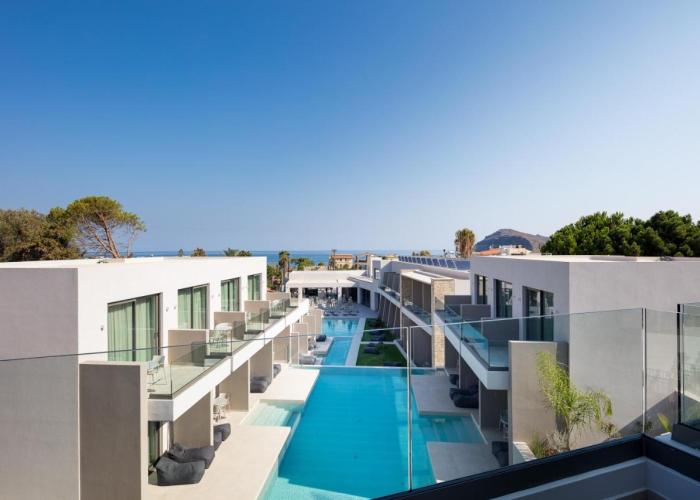 Phos Hotel Adults Only
