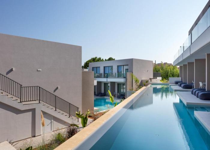 Phos Hotel Adults Only
